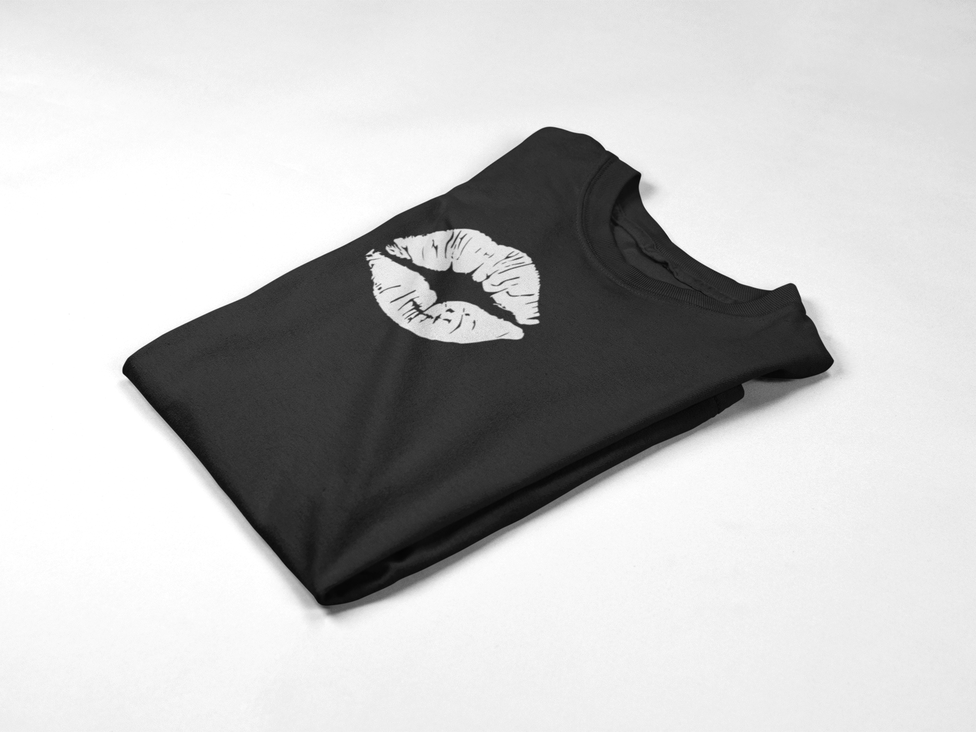Smooch Tee