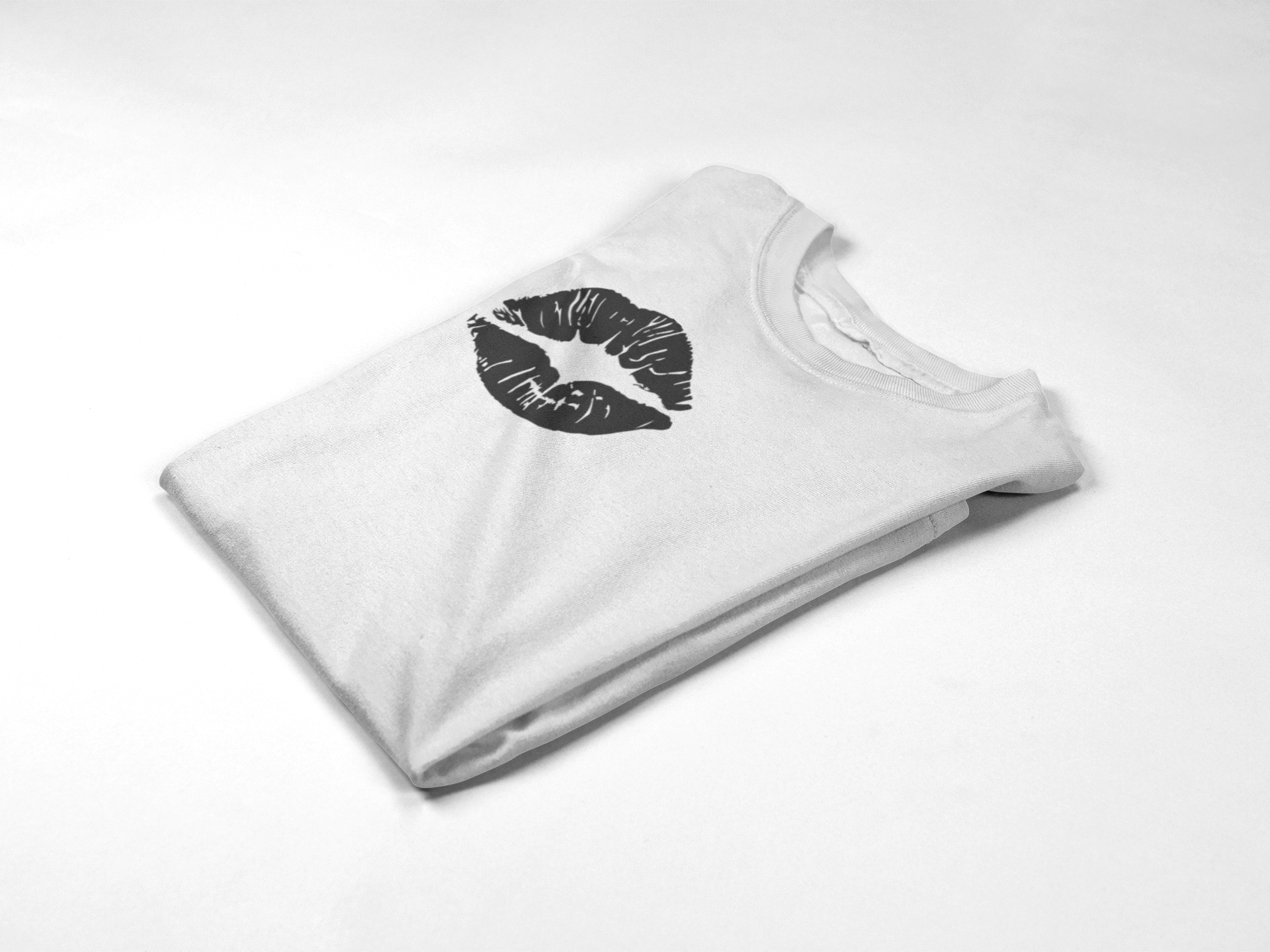 Smooch Tee